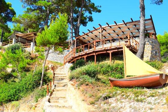 Restaurant and Bar Chrisi Milia