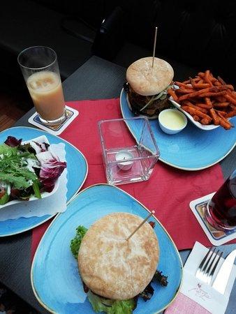 Bar & Cafe Pogo by Tommy