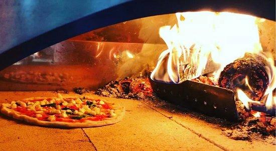 O Vesu Van Neapolitan Pizza