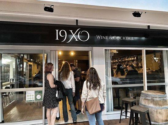 19XO Wine & Cocktail Bar