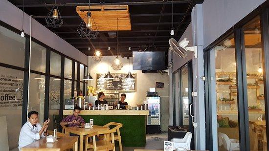 Nomadic Cafe