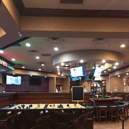 Boss' Pizzeria and Sports Bar