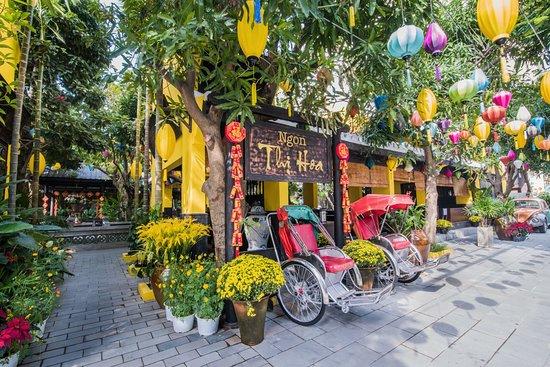 Ngon Thi Hoa Restaurant