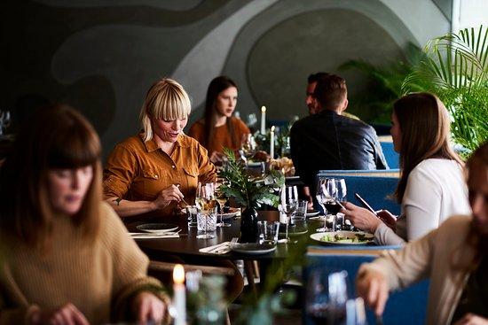 Loa Bar Bistro