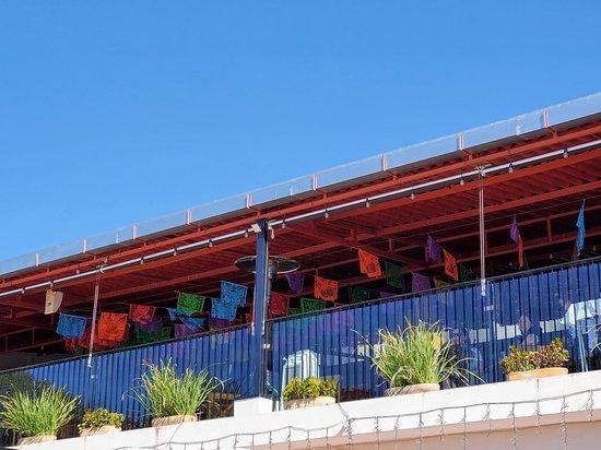 Los Milagros Terraza