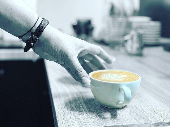 LUJZA coffee & wine s.r.o