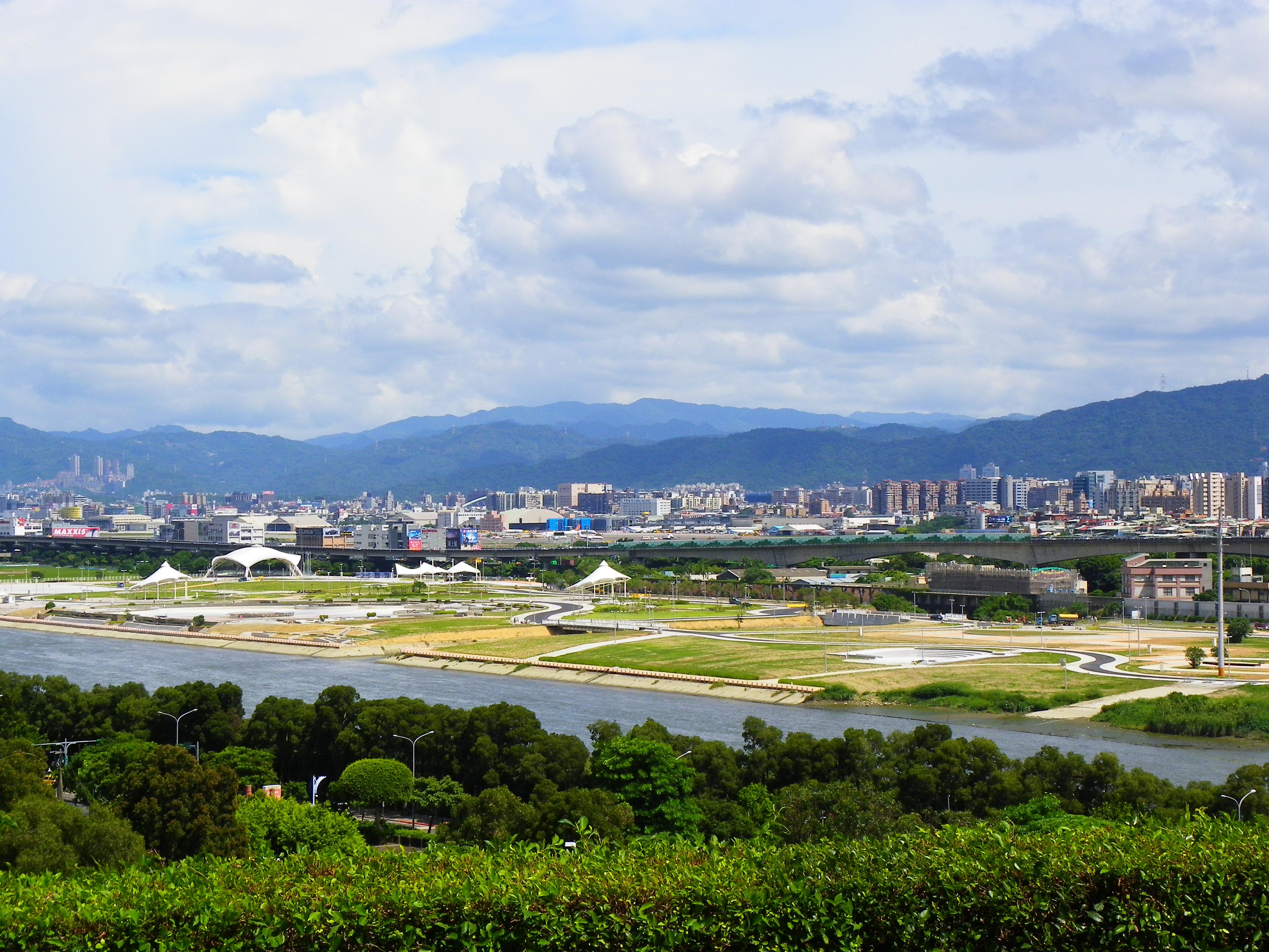 Dajia Riverside Park