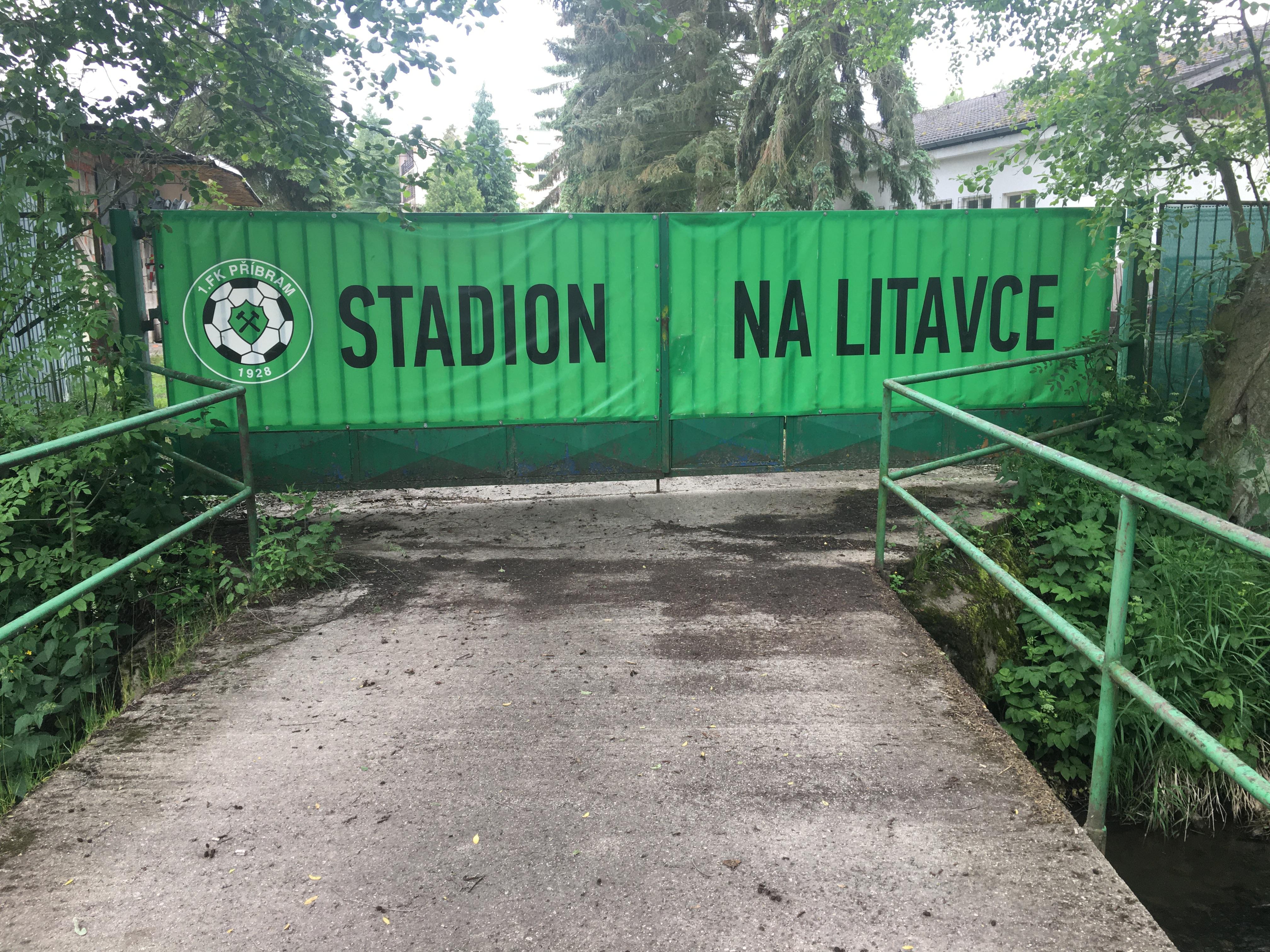 Na Litavce