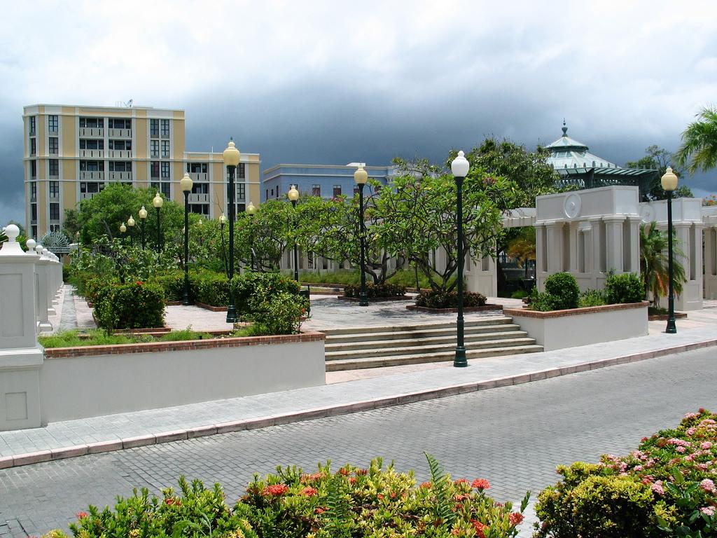 Parque Urbano Dora Colón Clavell