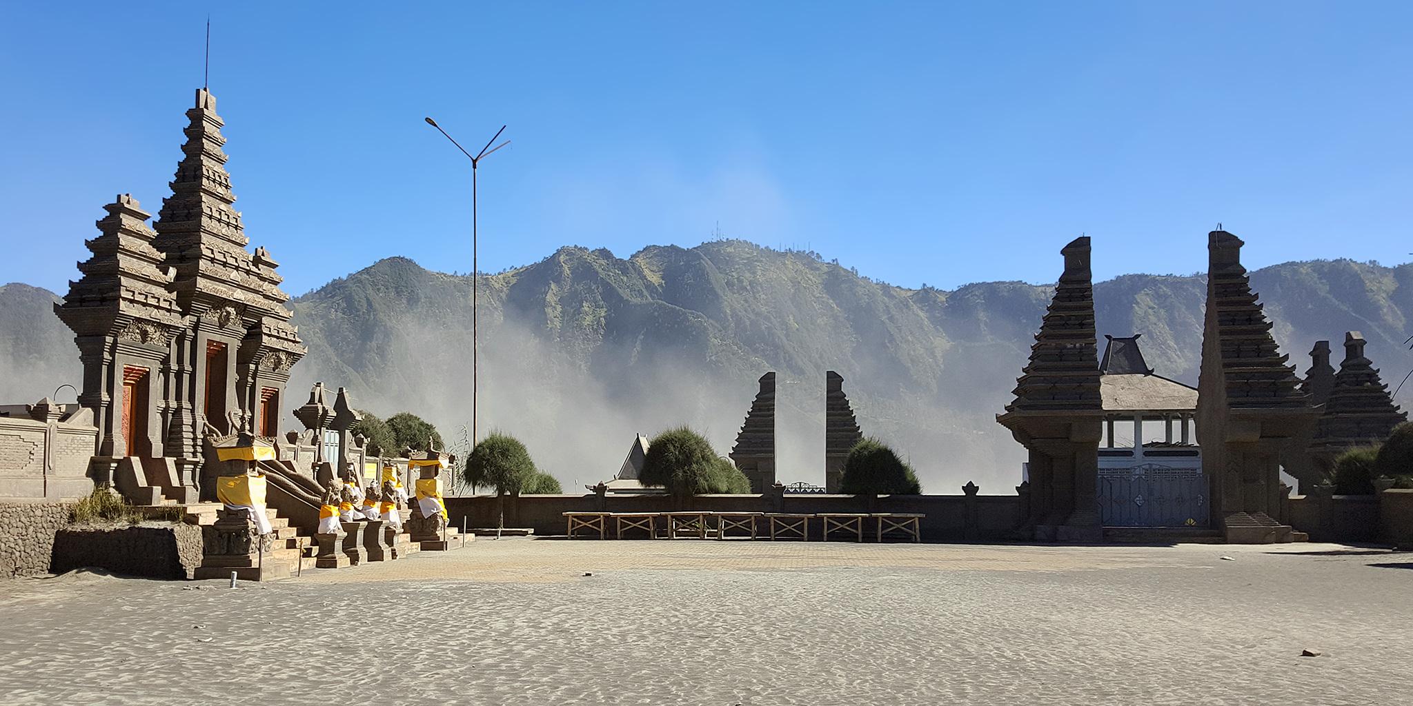 Luhur Poten Temple