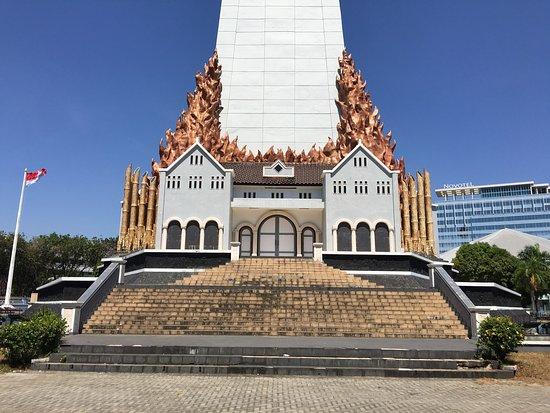 Monumen Mandala