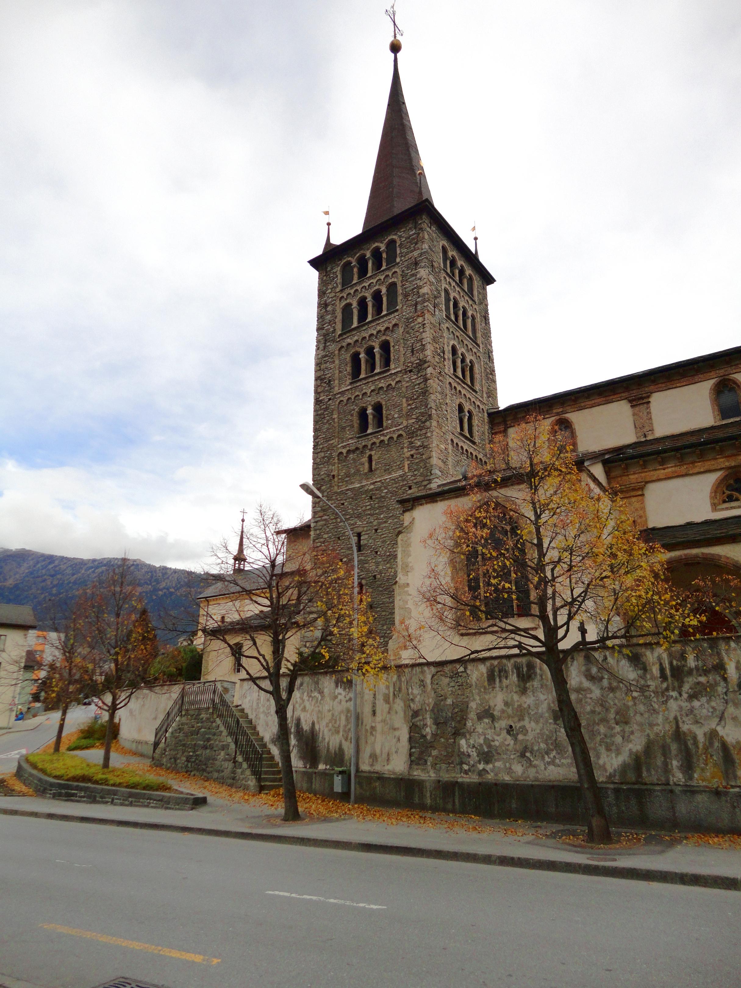 Kirche Mariä Himmelfahrt mit Beinhaus