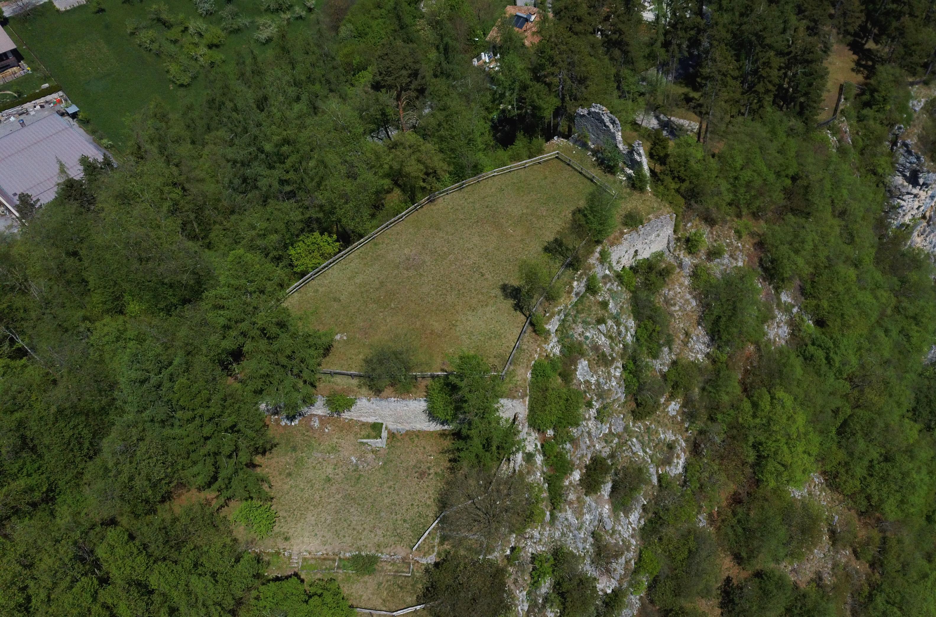 Castel Mani