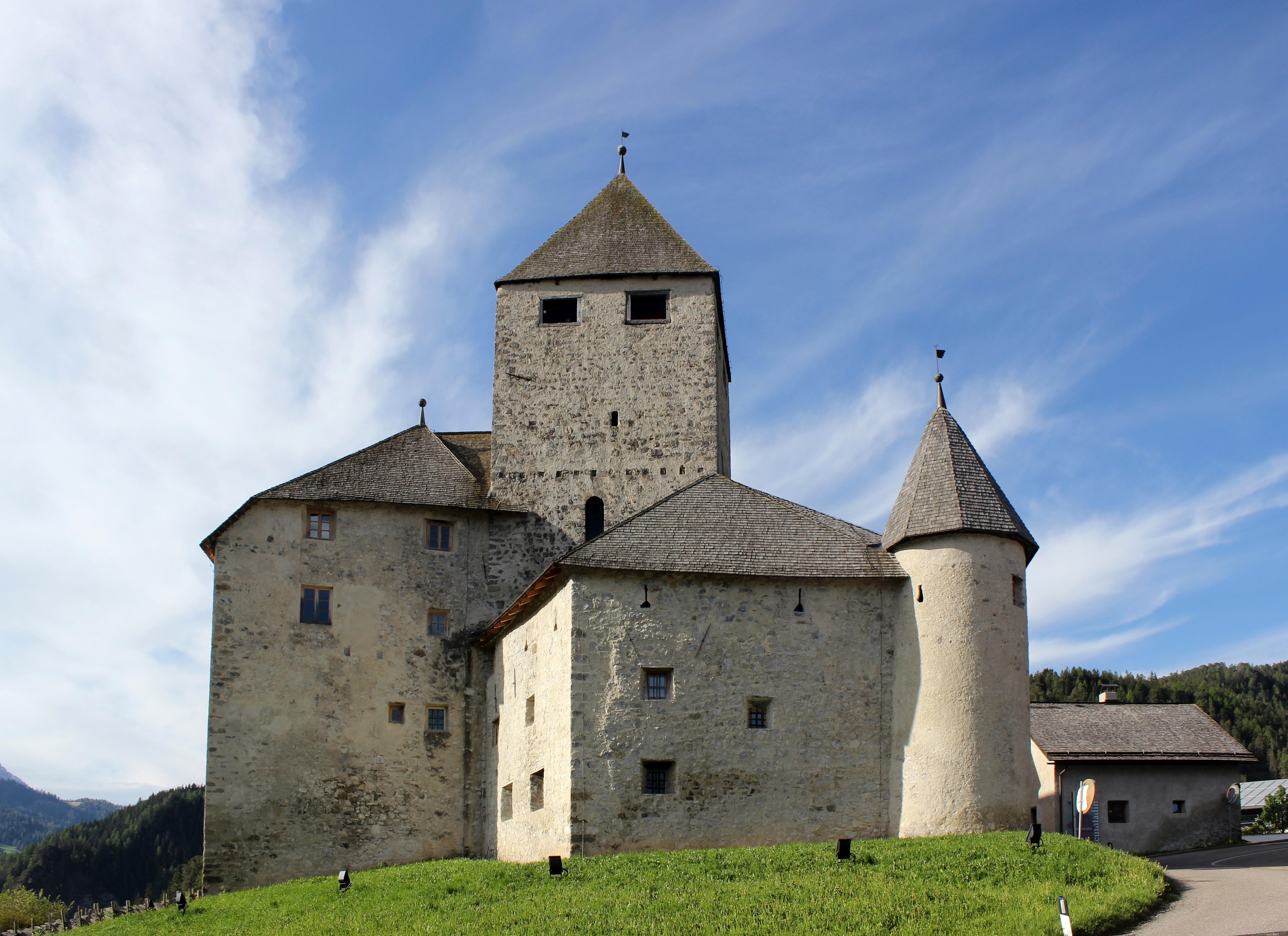 Castel Tor
