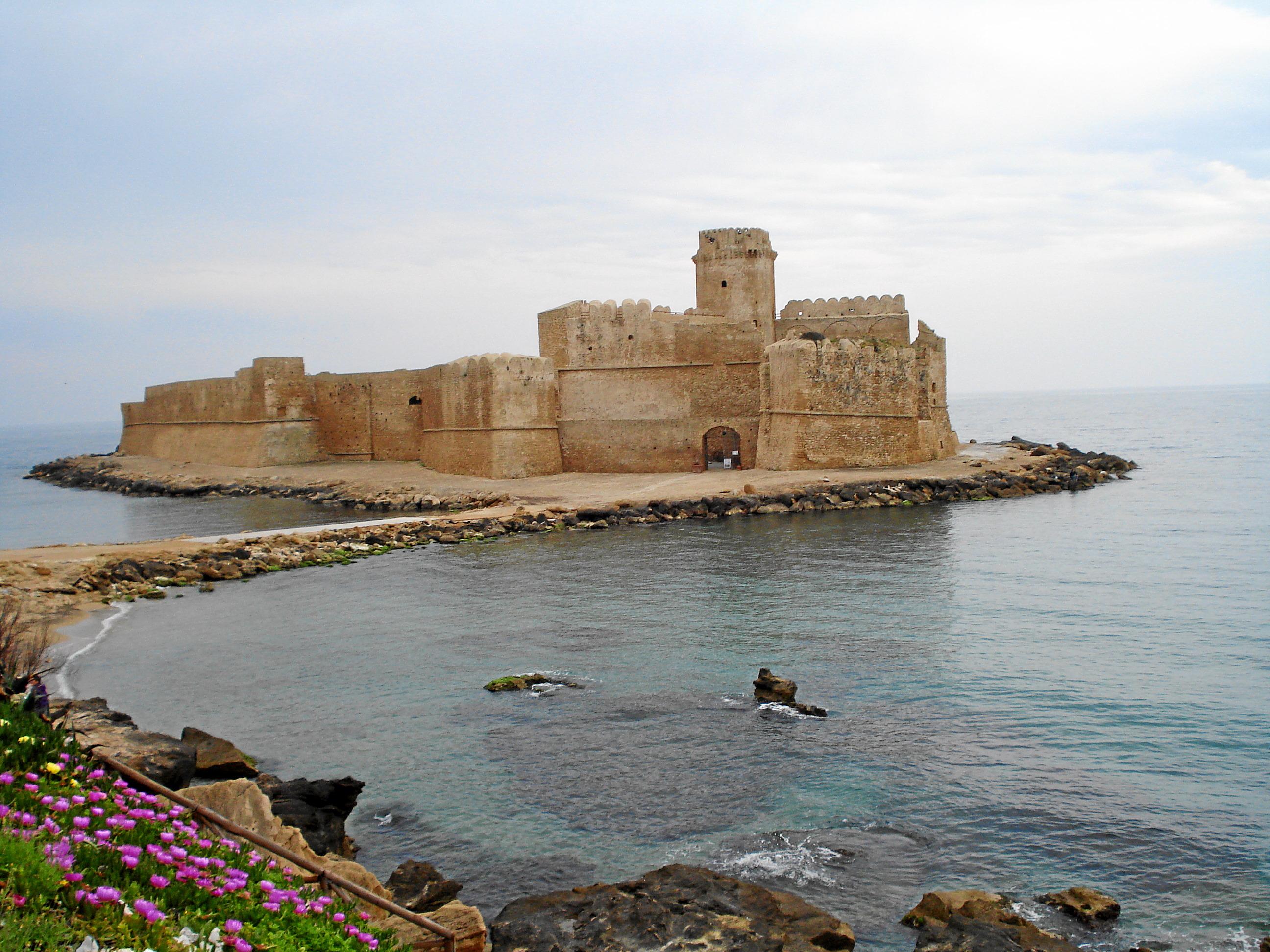Le Castella