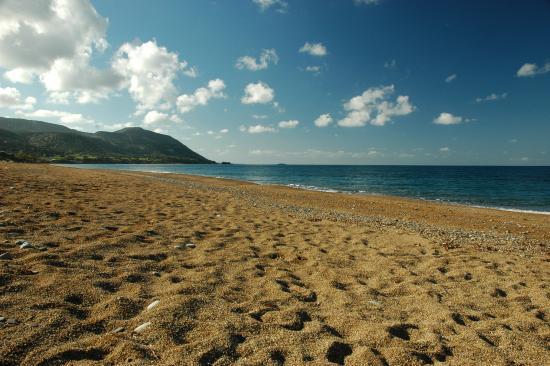 Asprokremmos Beach