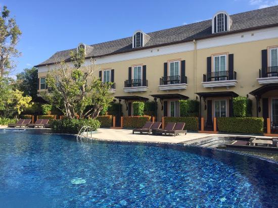 Rancho Charnvee Resort & Country Club