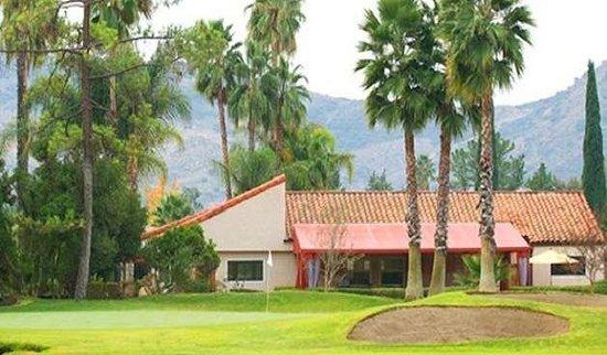 Lake Lindero Country Club