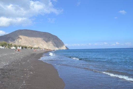 Perivolos Beach
