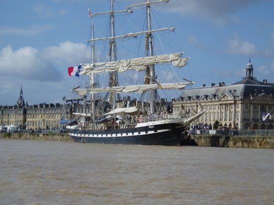 Bordeaux Jet