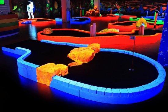 Tee & Putt Mini Golf