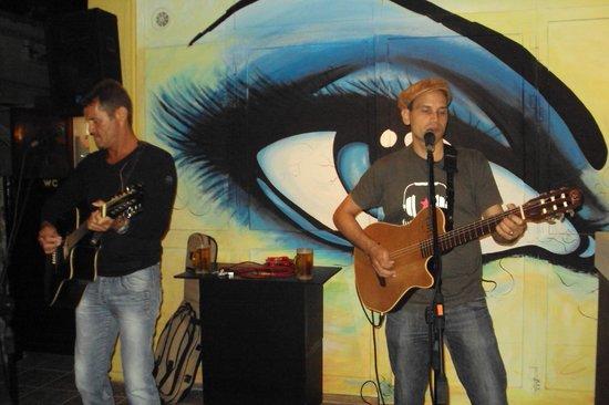 Eyes Live Lounge