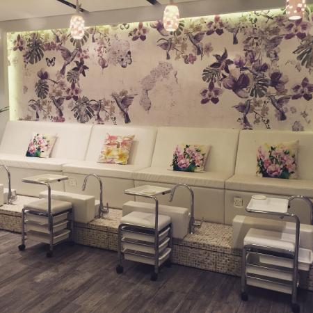 Lilies Nails Spa