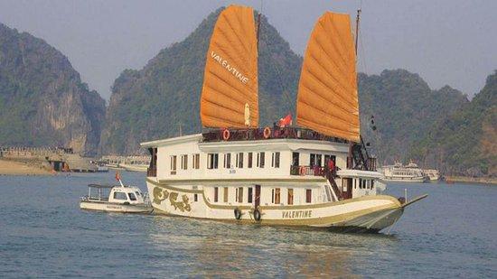 Halong Valentine Cruise