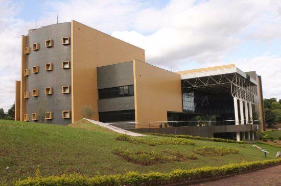 Historia e Museu de Arte Helenton Borba Cortes