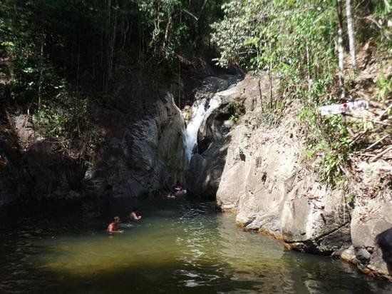 Ton Pariwat Waterfall