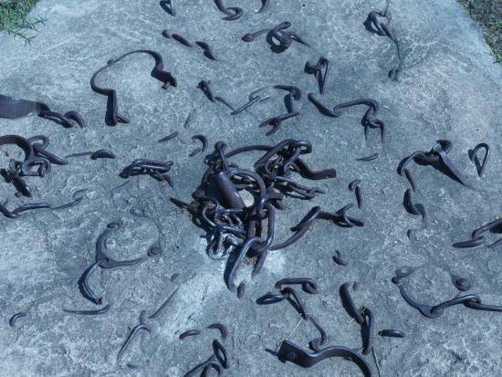 Forks of the Roads Monument