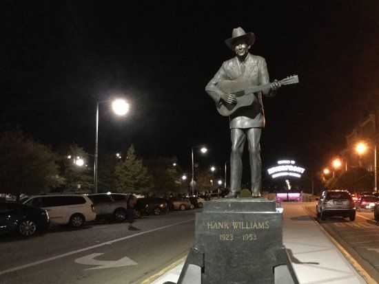 Hank Williams Statue