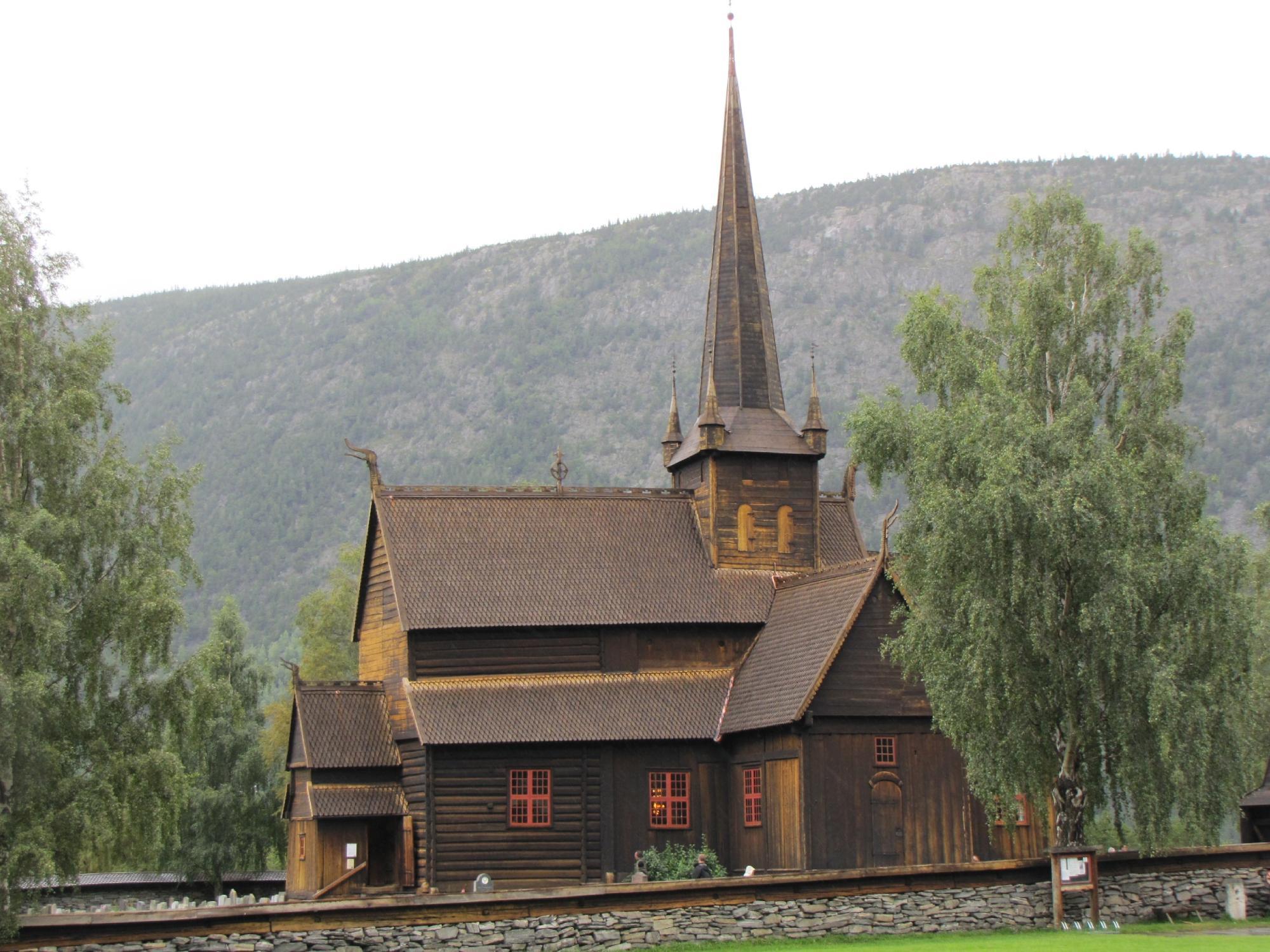 Stavkirke Lom
