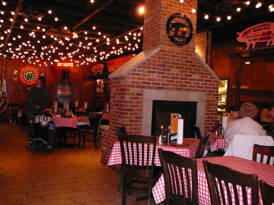 Famous Dave's Bar-B-Que