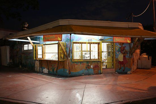 Naomi's Garden Restaurant & Lounge