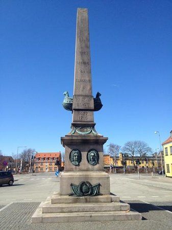 Monument For Niels Juel Og Ivar Hvitfeldt I Køge