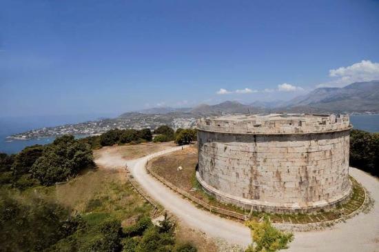 Mausoleum of Lucius Plancus Munazio