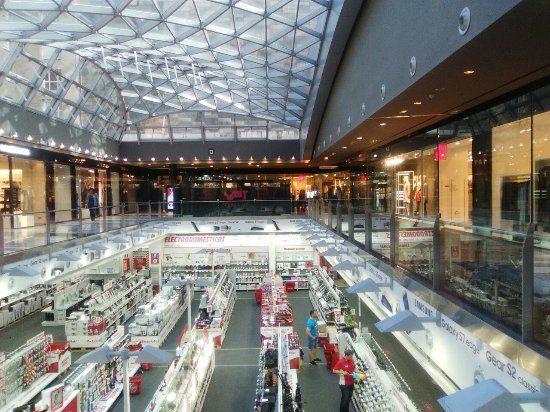 Centro Comercial Castellana 200