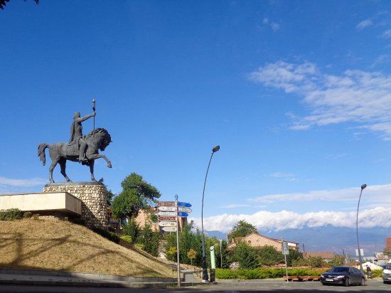 Monument to Heraclius II