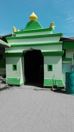 Syekh Ibrahim Asmoroqondi's Tomb