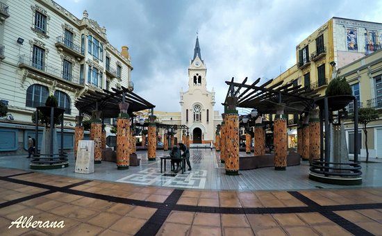 Estatuas de Miguel de Cervantes y El Quijote