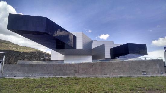 Edificio de la UNASUR