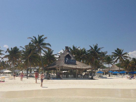 El Paraiso Beach Club & Restaurant