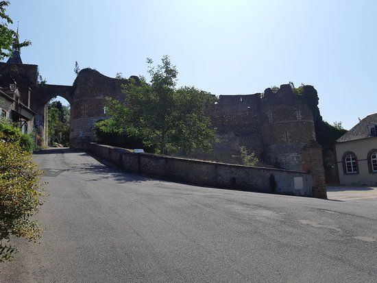 Ruines de l'ancien chateau
