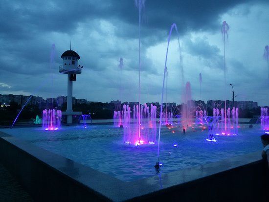 Perlyna Kokhannya Music and Light Fountain