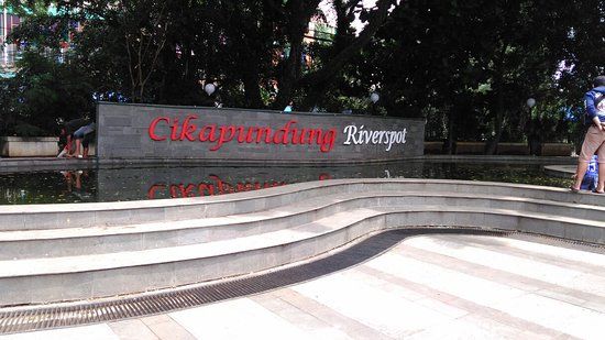 Plaza Cikapundung River Spot