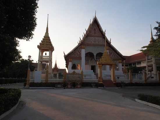 Wat Klang Ming Mueang