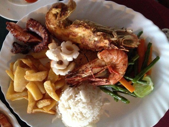 Wave's Restaurant and Bar