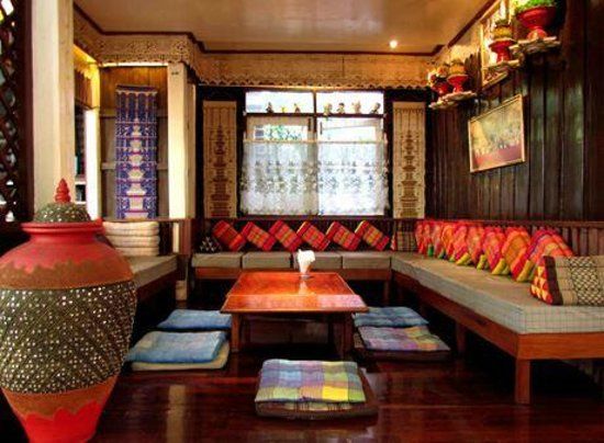 Sabaidee Santhitham Restaurant and Pub