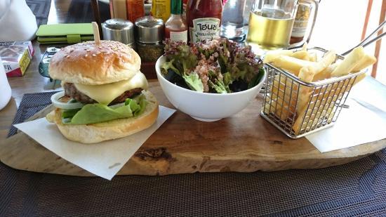 I Sea Bar And Restaurant